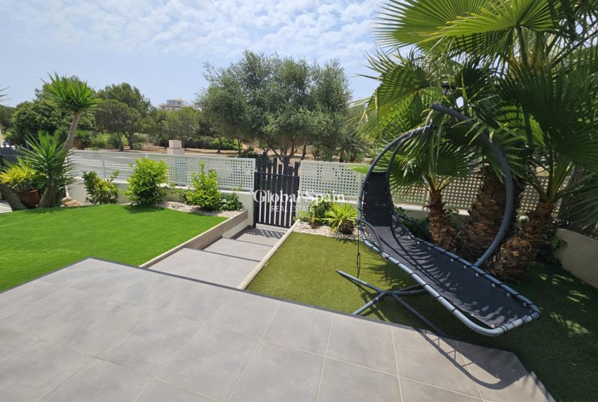 Resale - VILLA -
ORIHUELA COSTA - La Regia