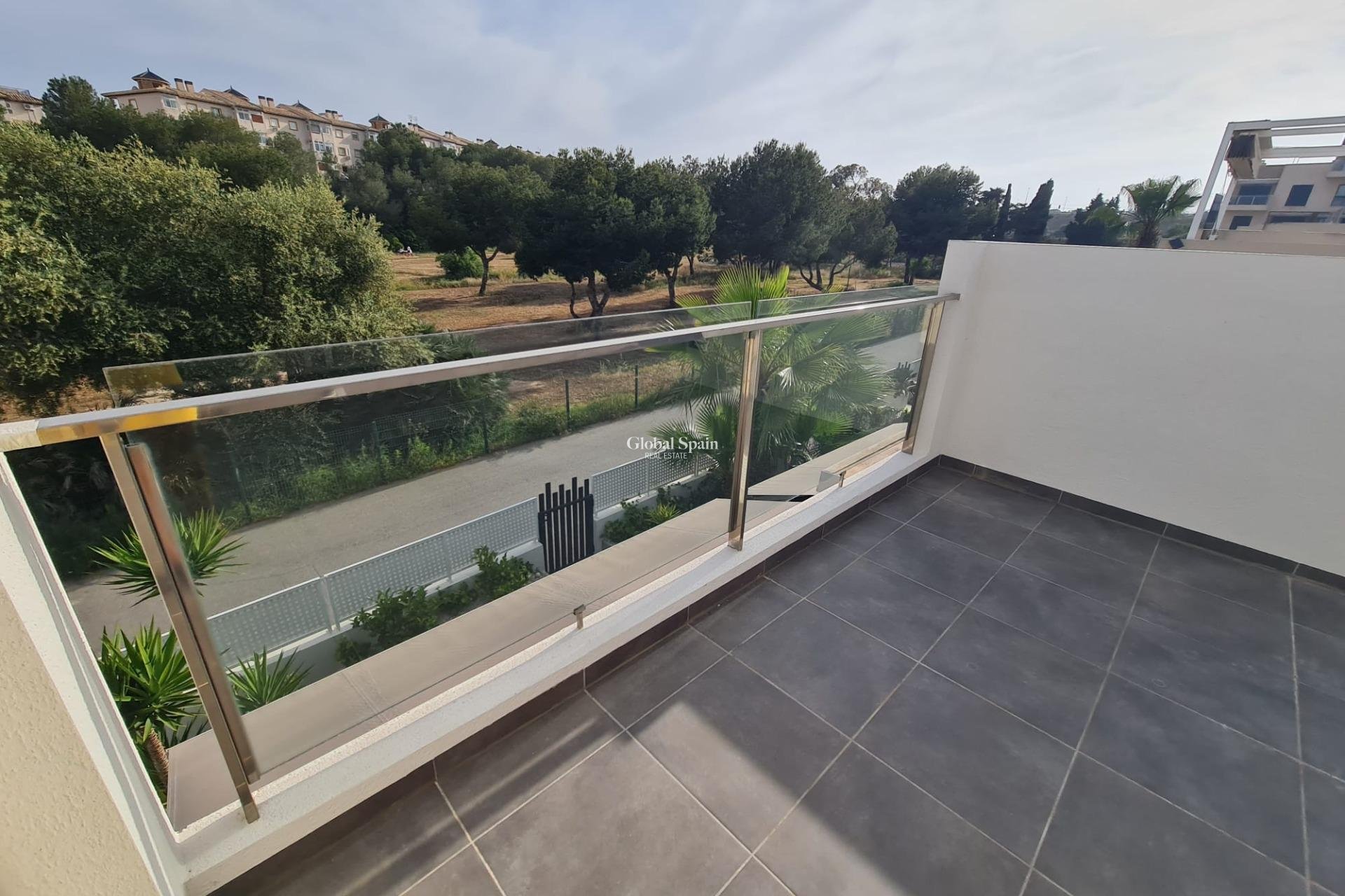 Resale - VILLA -
ORIHUELA COSTA - La Regia