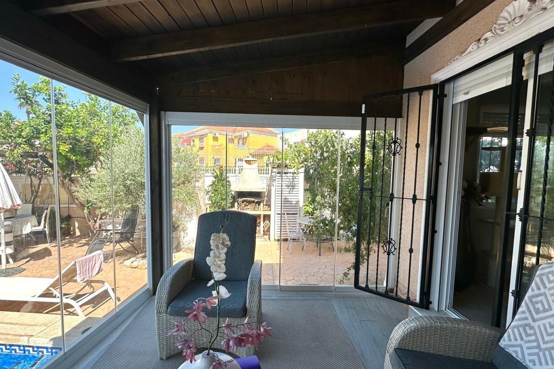 Resale - VILLA -
ORIHUELA COSTA - La Regia