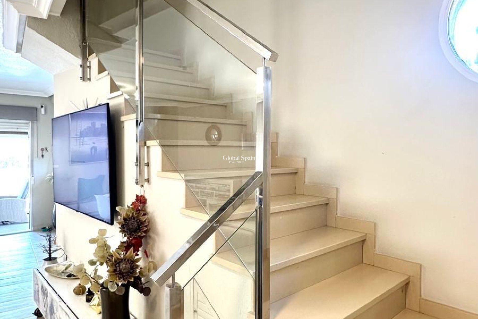 Resale - VILLA -
ORIHUELA COSTA - La Regia