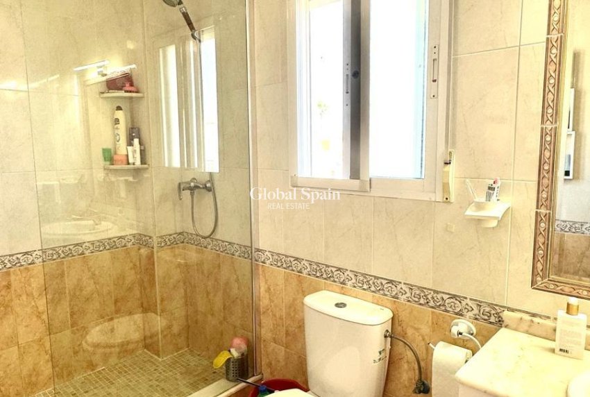 Resale - VILLA -
ORIHUELA COSTA - La Regia