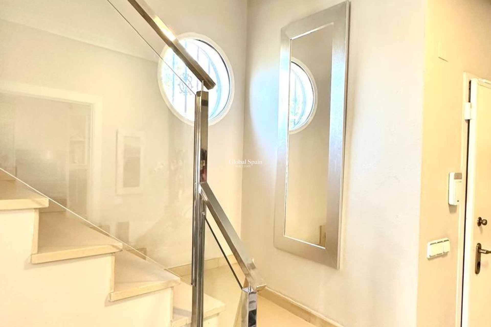 Resale - VILLA -
ORIHUELA COSTA - La Regia