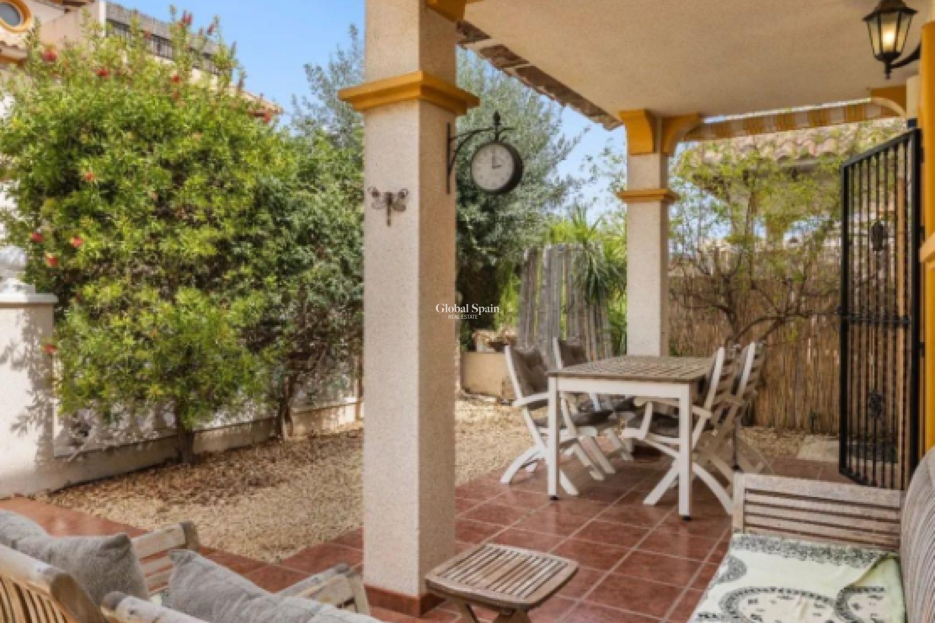 Resale - VILLA -
ORIHUELA COSTA - La Regia