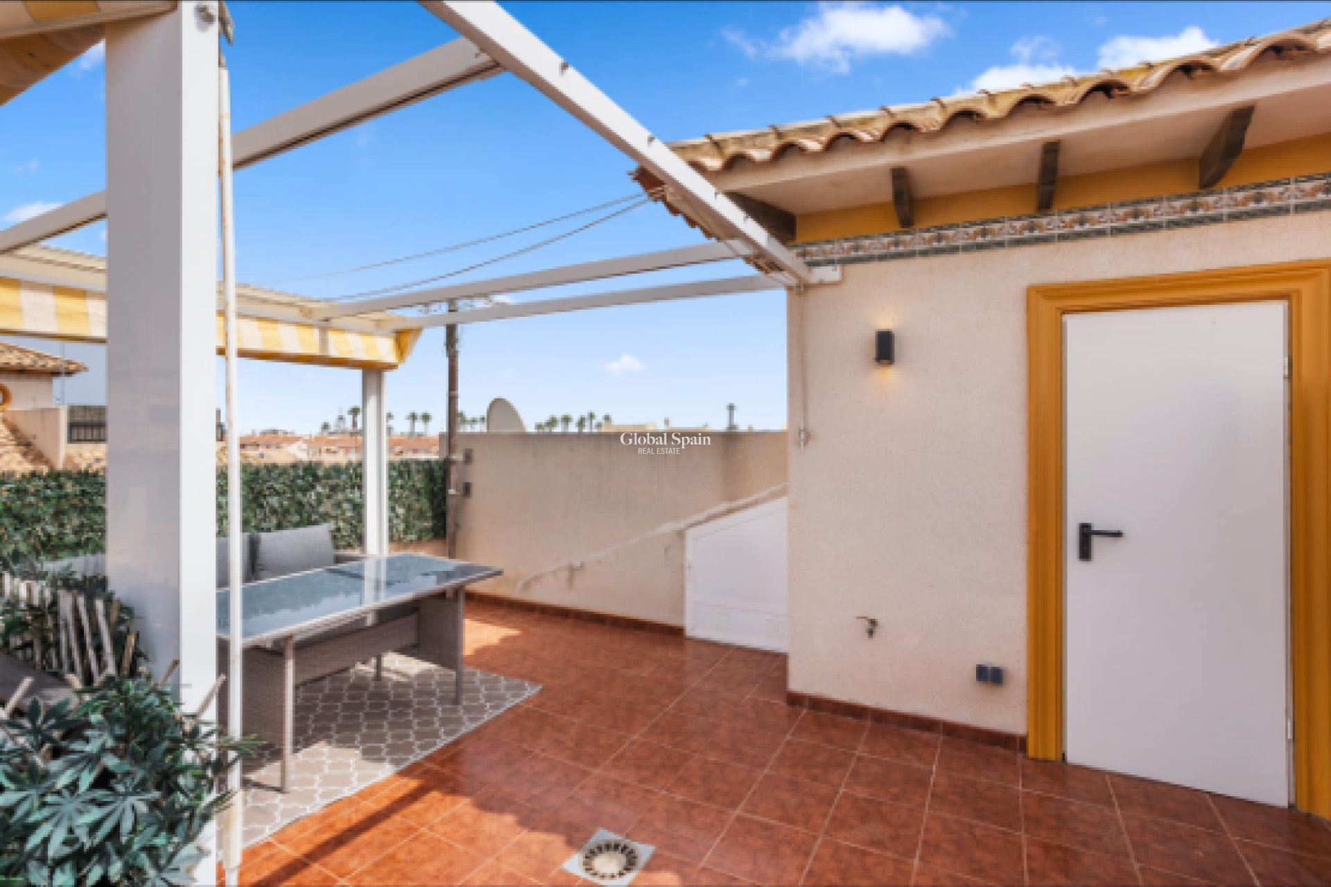 Resale - VILLA -
ORIHUELA COSTA - La Regia