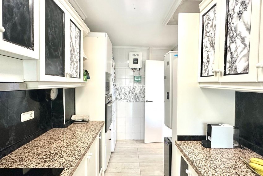 Resale - VILLA -
ORIHUELA COSTA - La Regia
