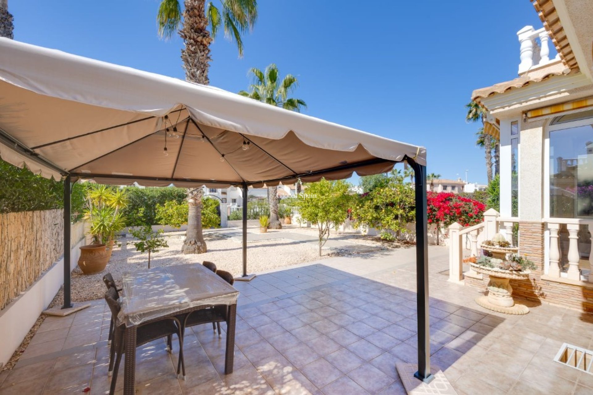 Resale - Villa -
ORIHUELA COSTA - La Zenia