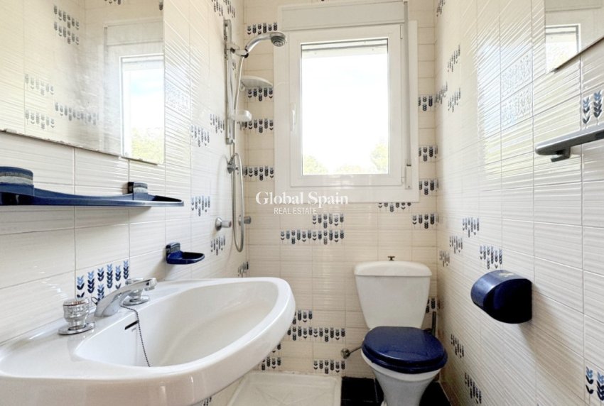 Resale - VILLA -
ORIHUELA COSTA - La Zenia