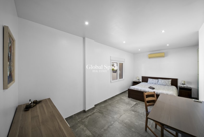 Resale - VILLA -
ORIHUELA COSTA - La Zenia