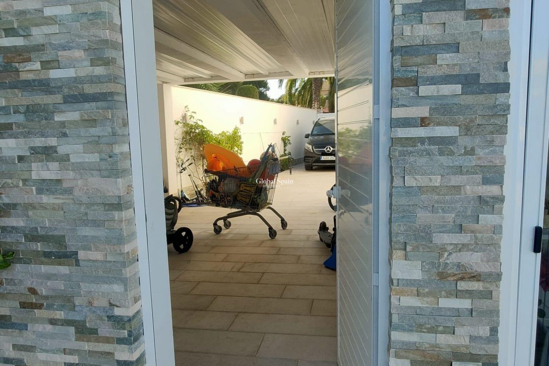 Resale - VILLA -
ORIHUELA COSTA - La Zenia