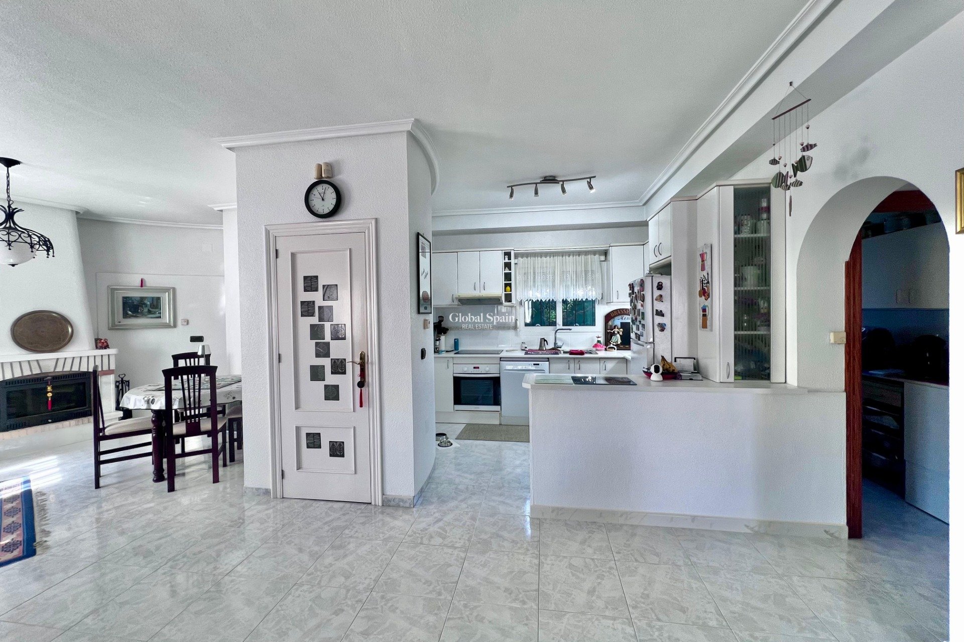 Resale - VILLA -
ORIHUELA COSTA - La Zenia