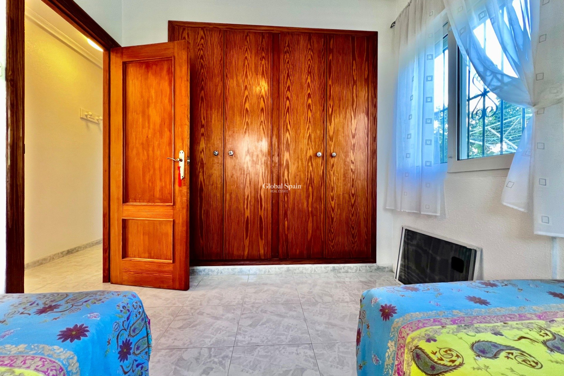 Resale - VILLA -
ORIHUELA COSTA - La Zenia