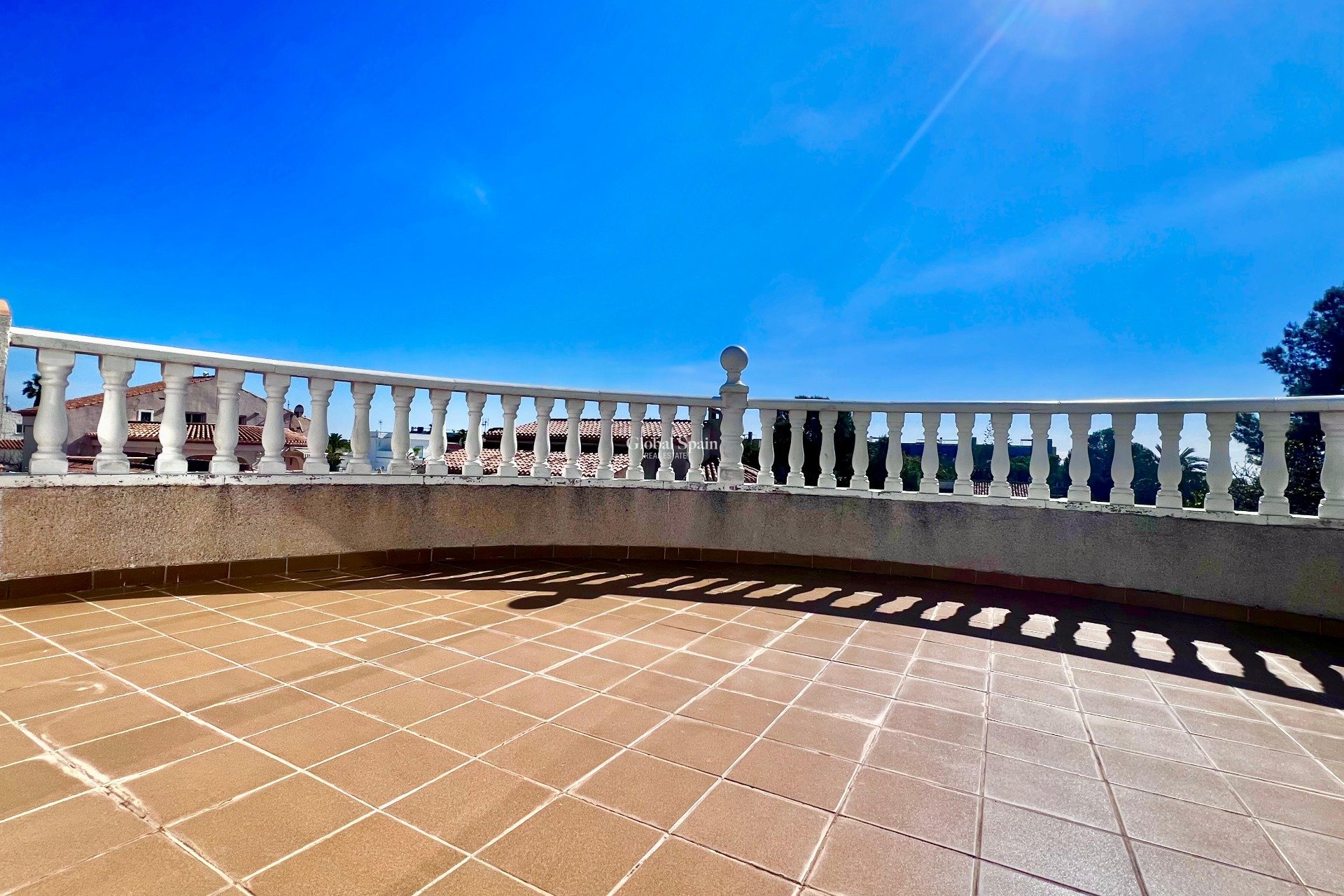 Resale - VILLA -
ORIHUELA COSTA - La Zenia