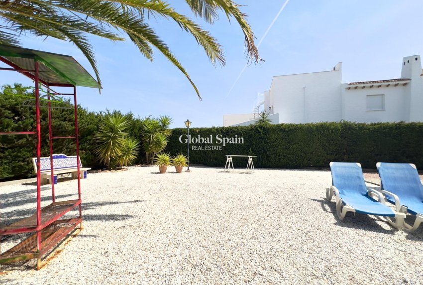 Resale - VILLA -
ORIHUELA COSTA - La Zenia