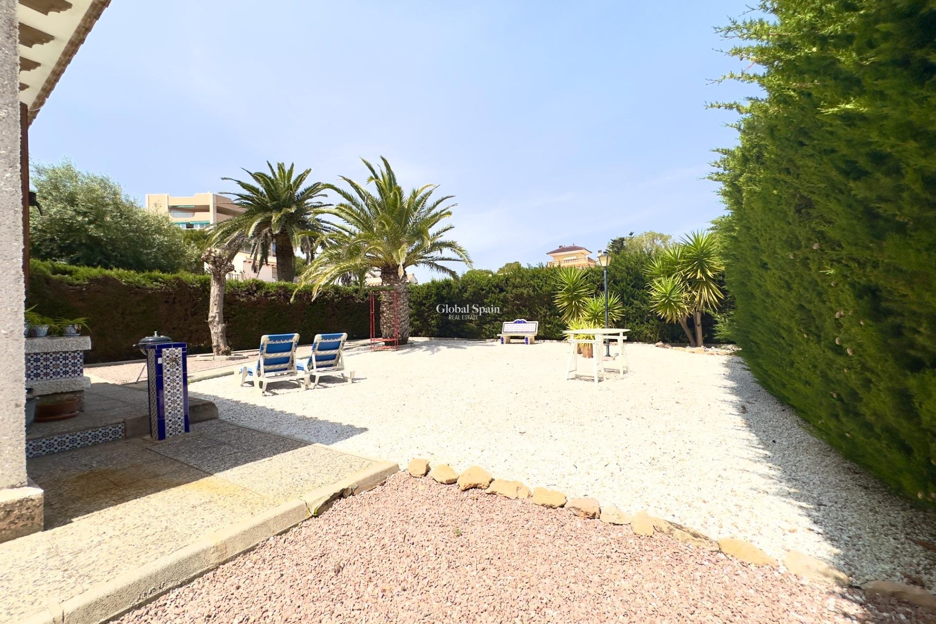 Resale - VILLA -
ORIHUELA COSTA - La Zenia