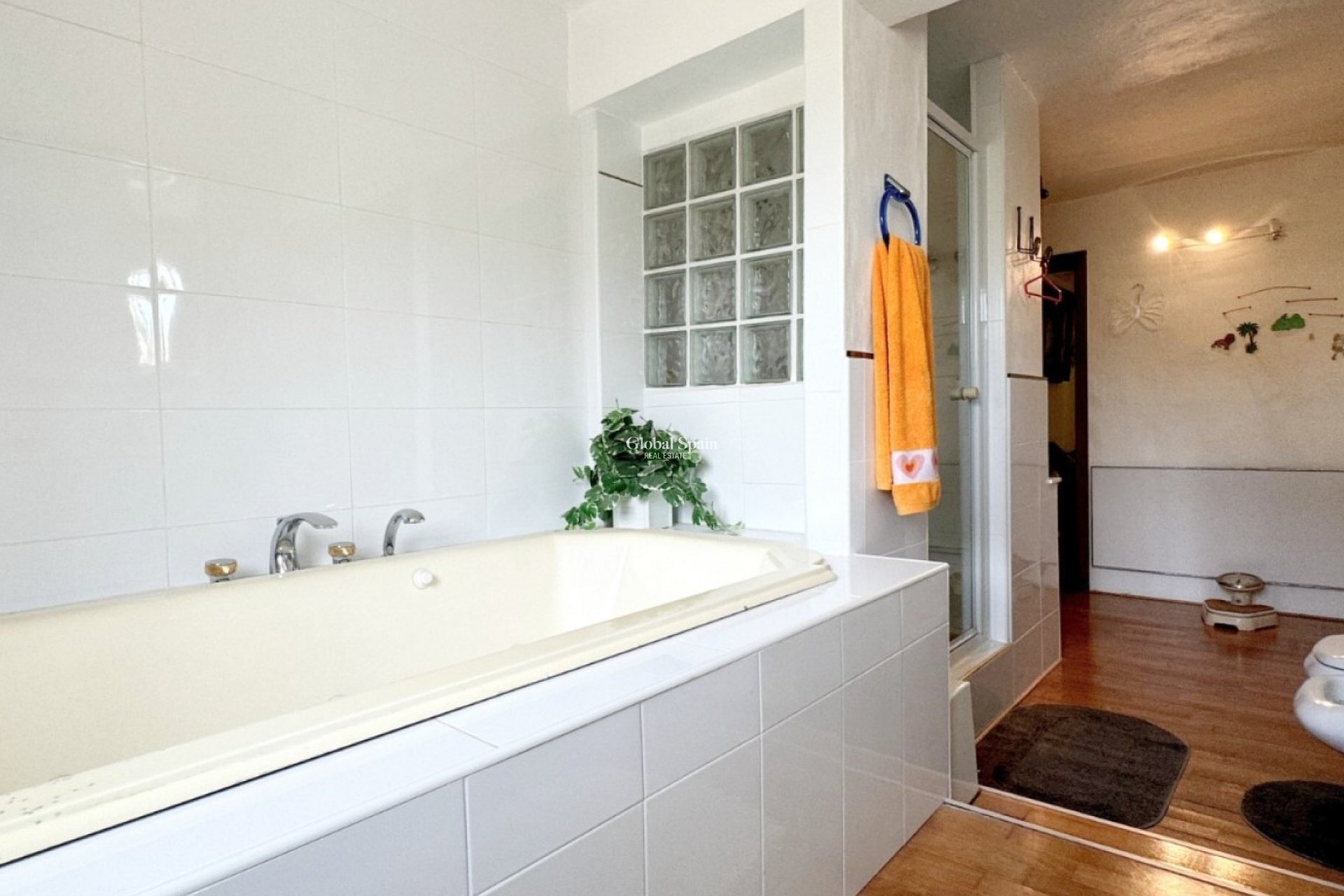 Resale - Villa -
ORIHUELA COSTA - La Zenia