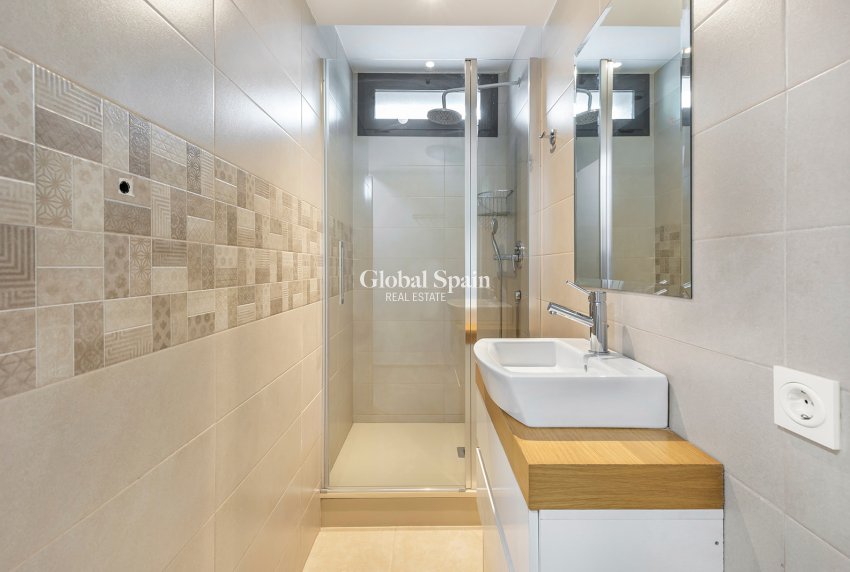 Resale - Villa -
ORIHUELA COSTA - La Zenia