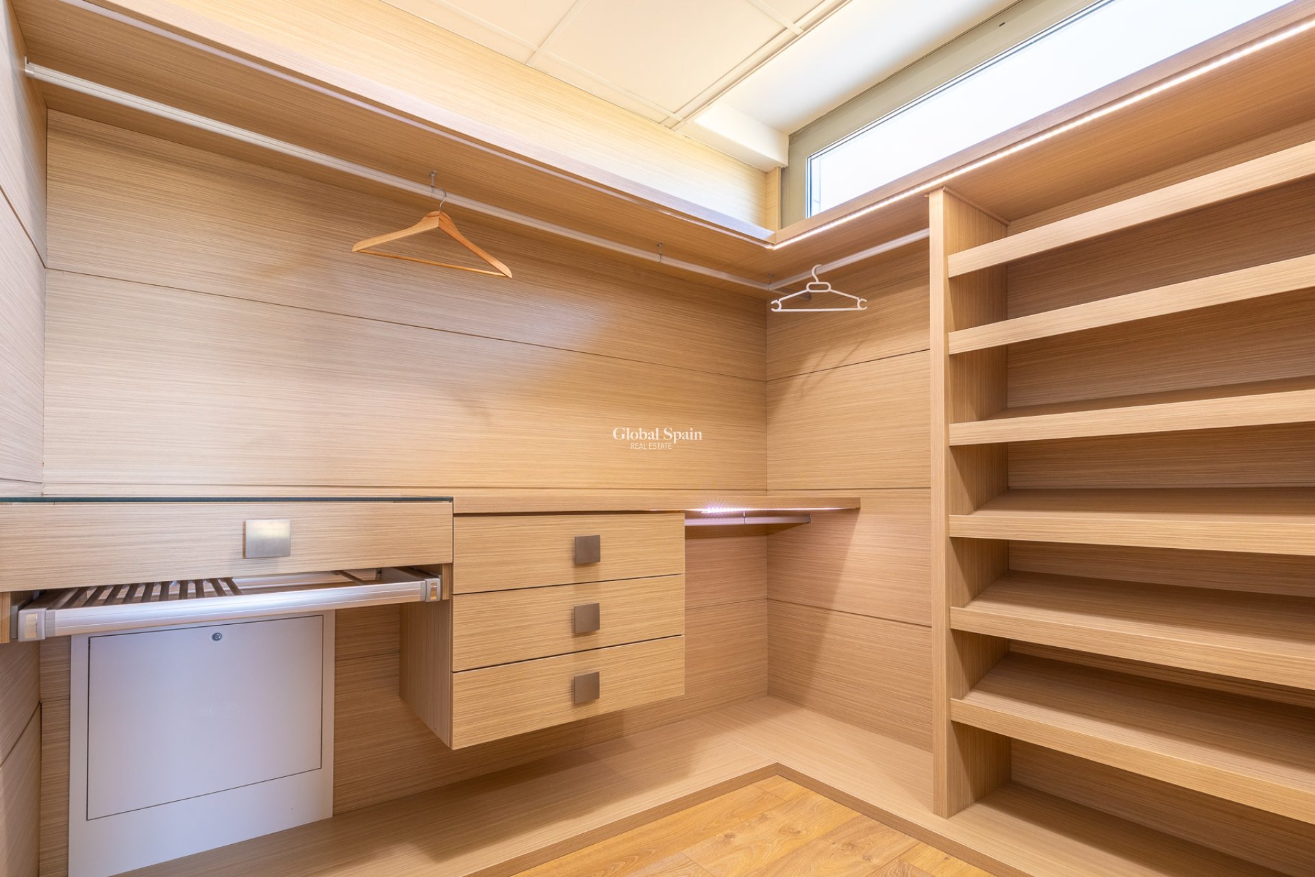 Resale - Villa -
ORIHUELA COSTA - La Zenia