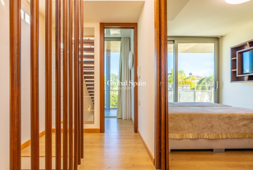 Resale - Villa -
ORIHUELA COSTA - La Zenia