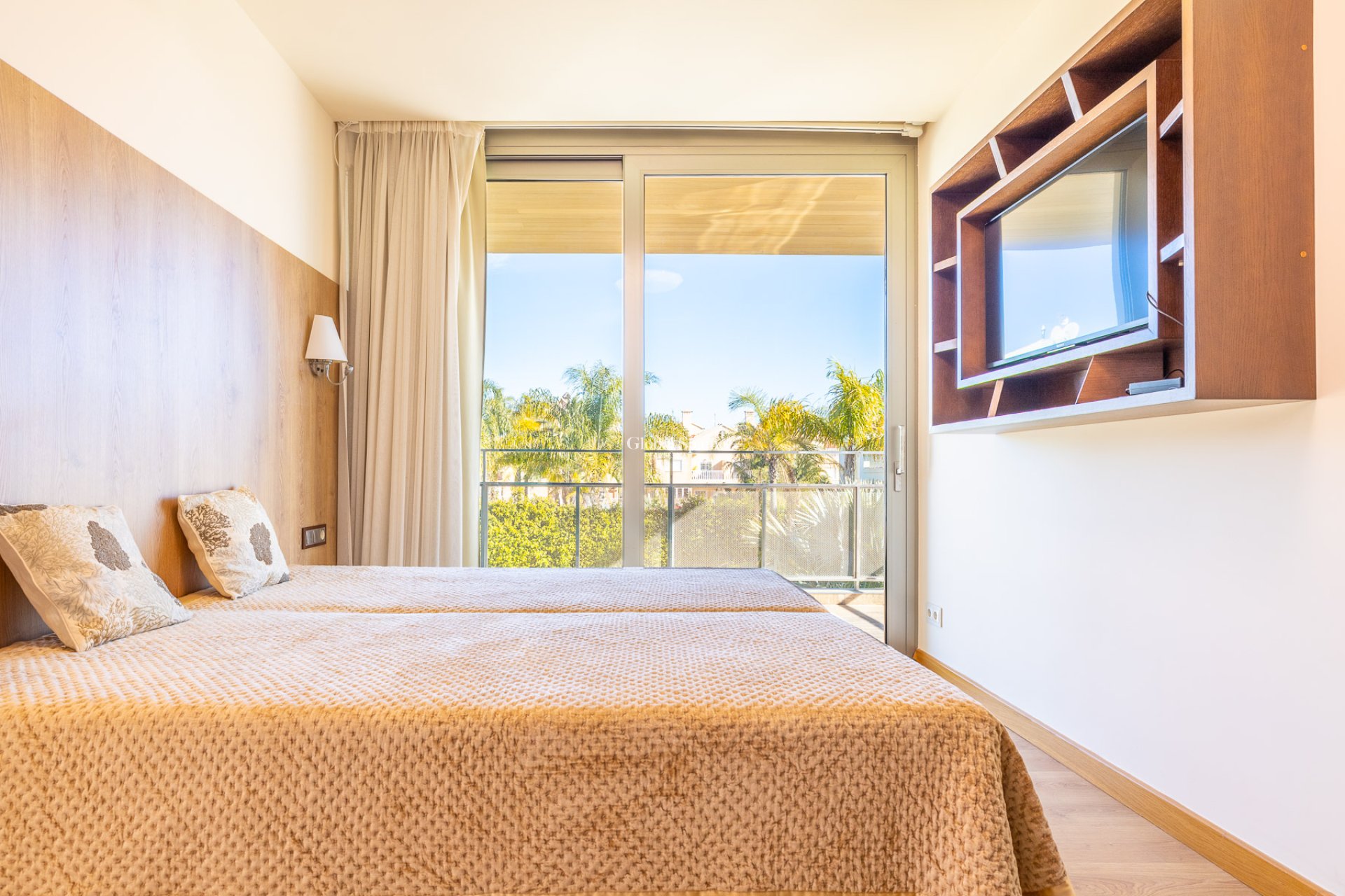 Resale - Villa -
ORIHUELA COSTA - La Zenia