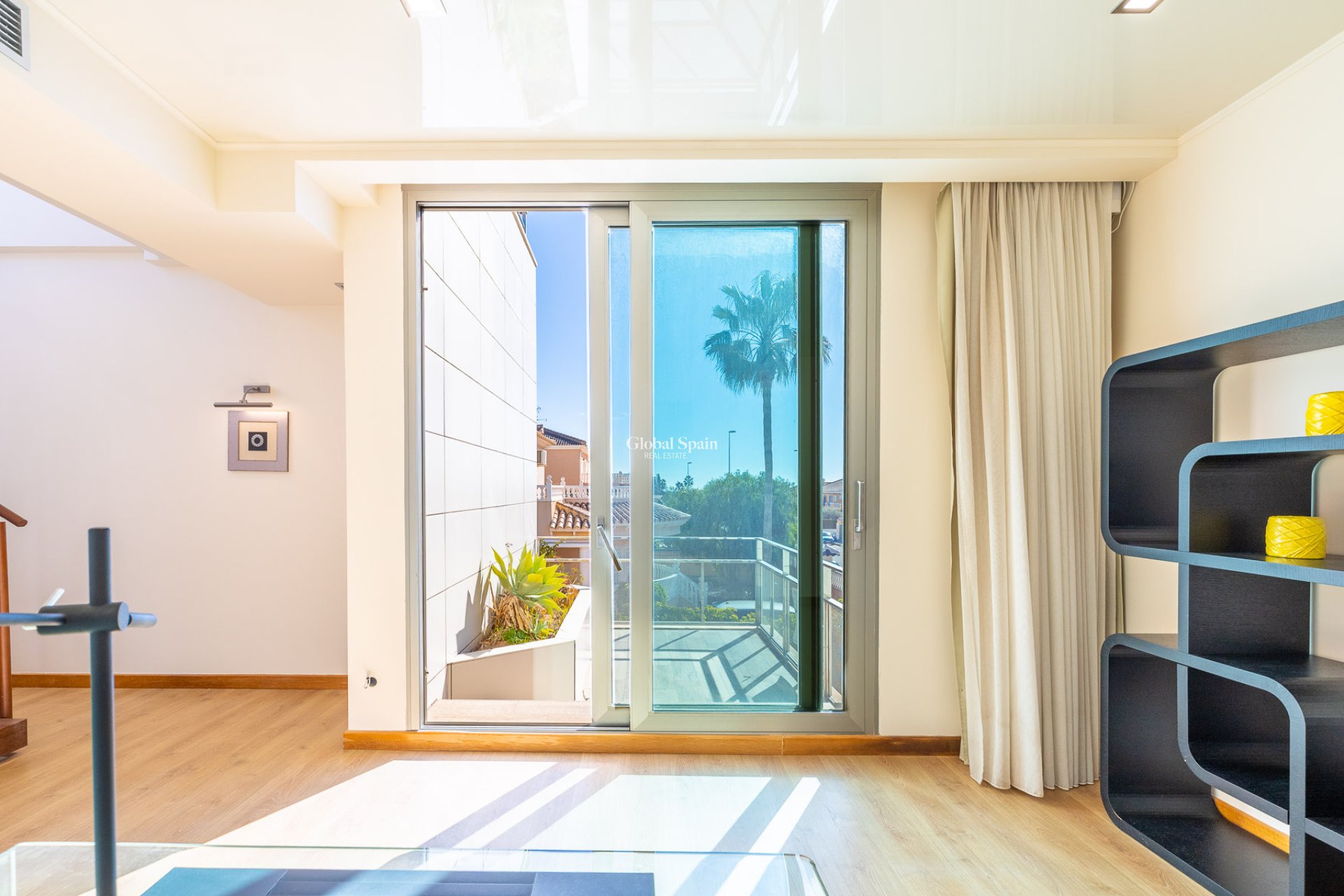 Resale - Villa -
ORIHUELA COSTA - La Zenia