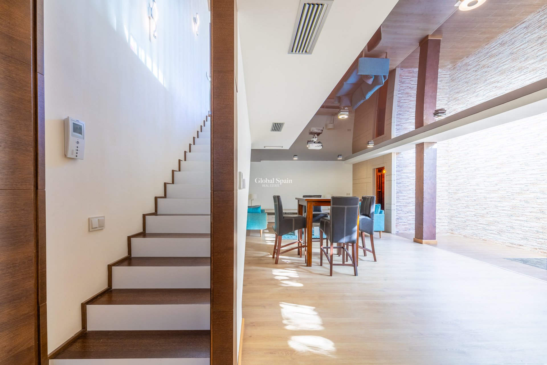 Resale - Villa -
ORIHUELA COSTA - La Zenia