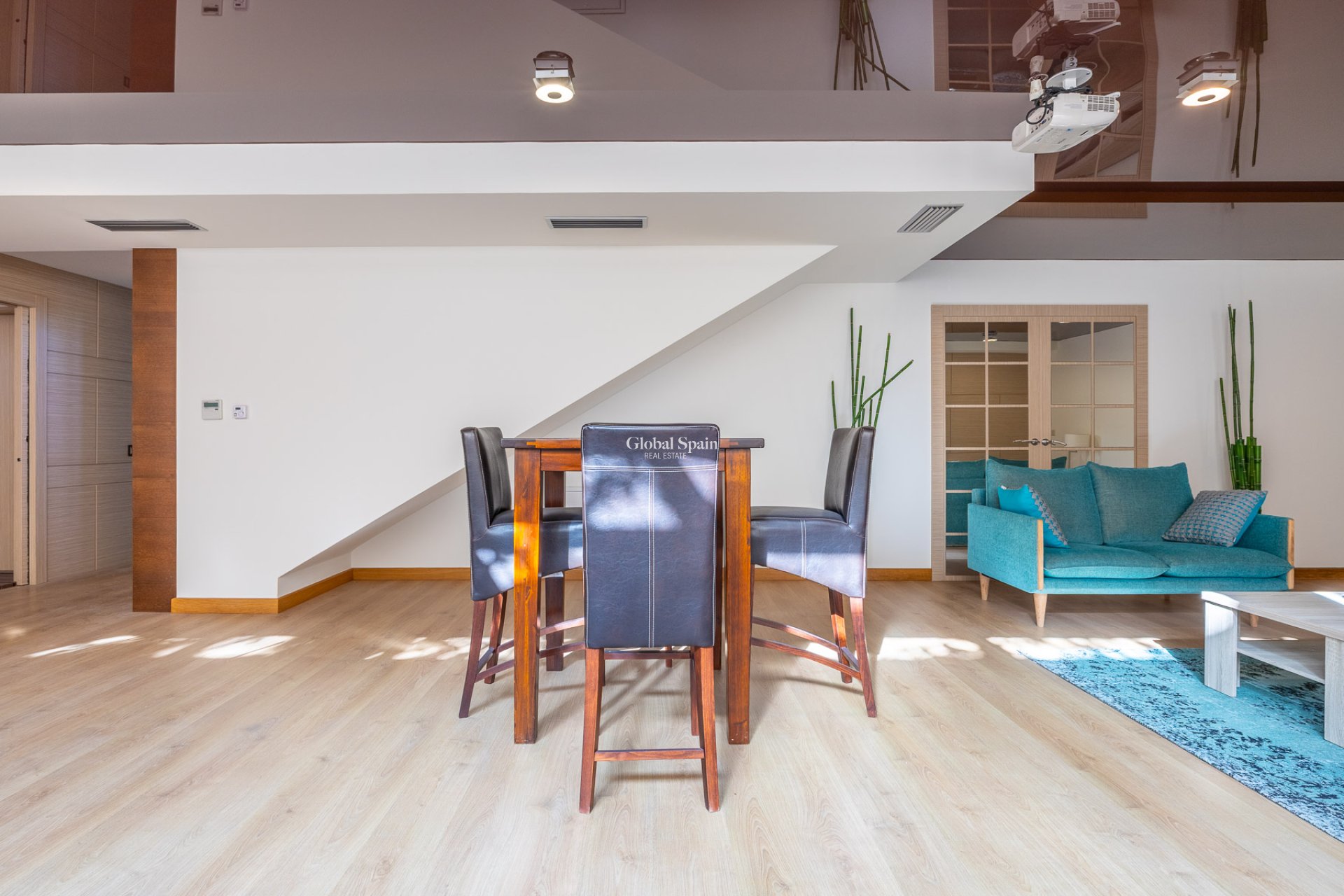 Resale - Villa -
ORIHUELA COSTA - La Zenia