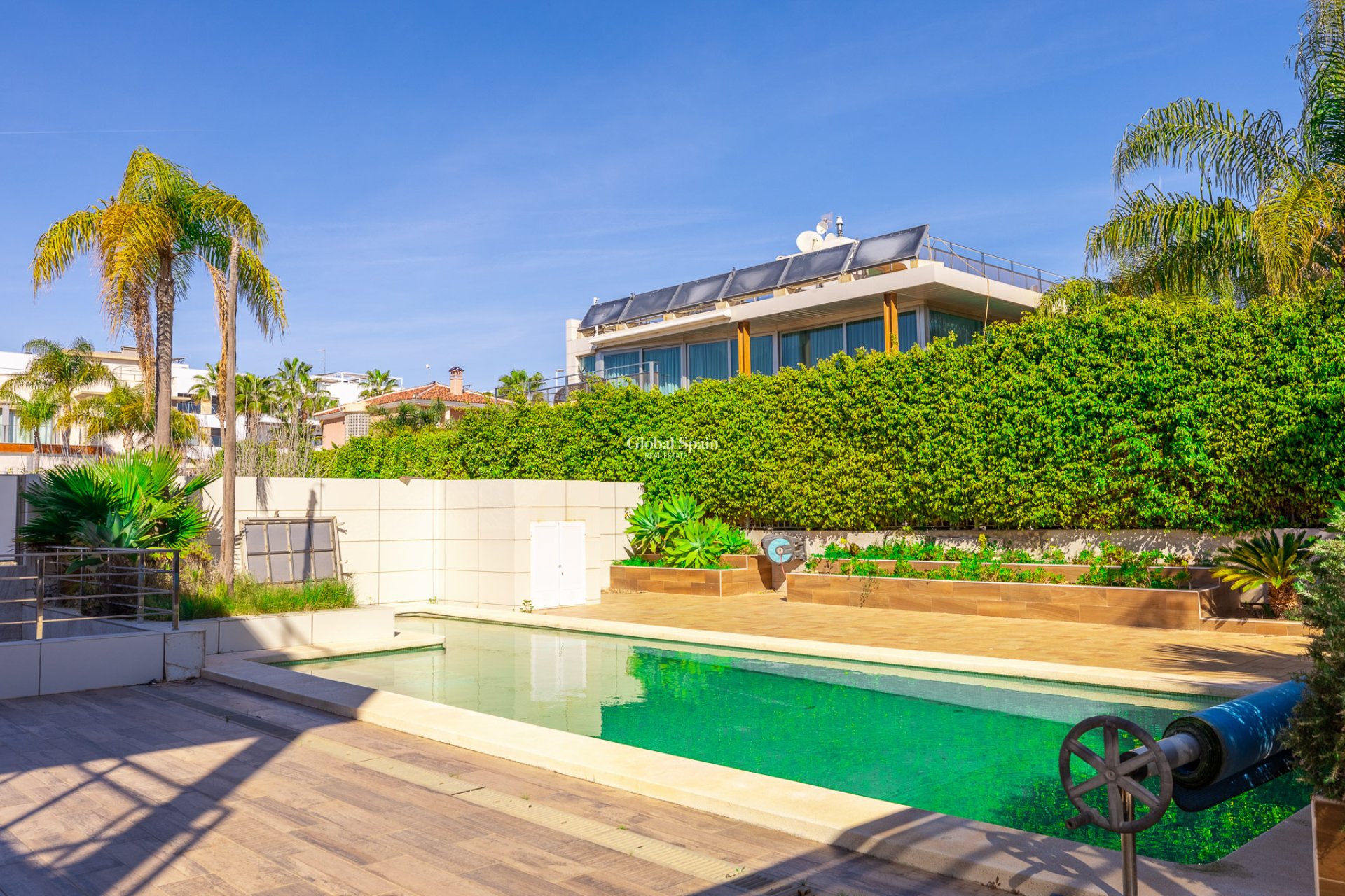 Resale - Villa -
ORIHUELA COSTA - La Zenia