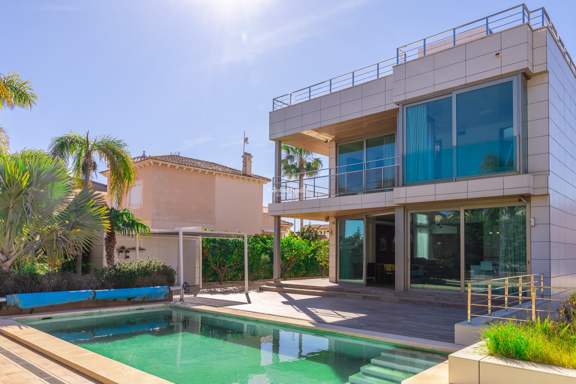 Resale - Villa -
ORIHUELA COSTA - La Zenia