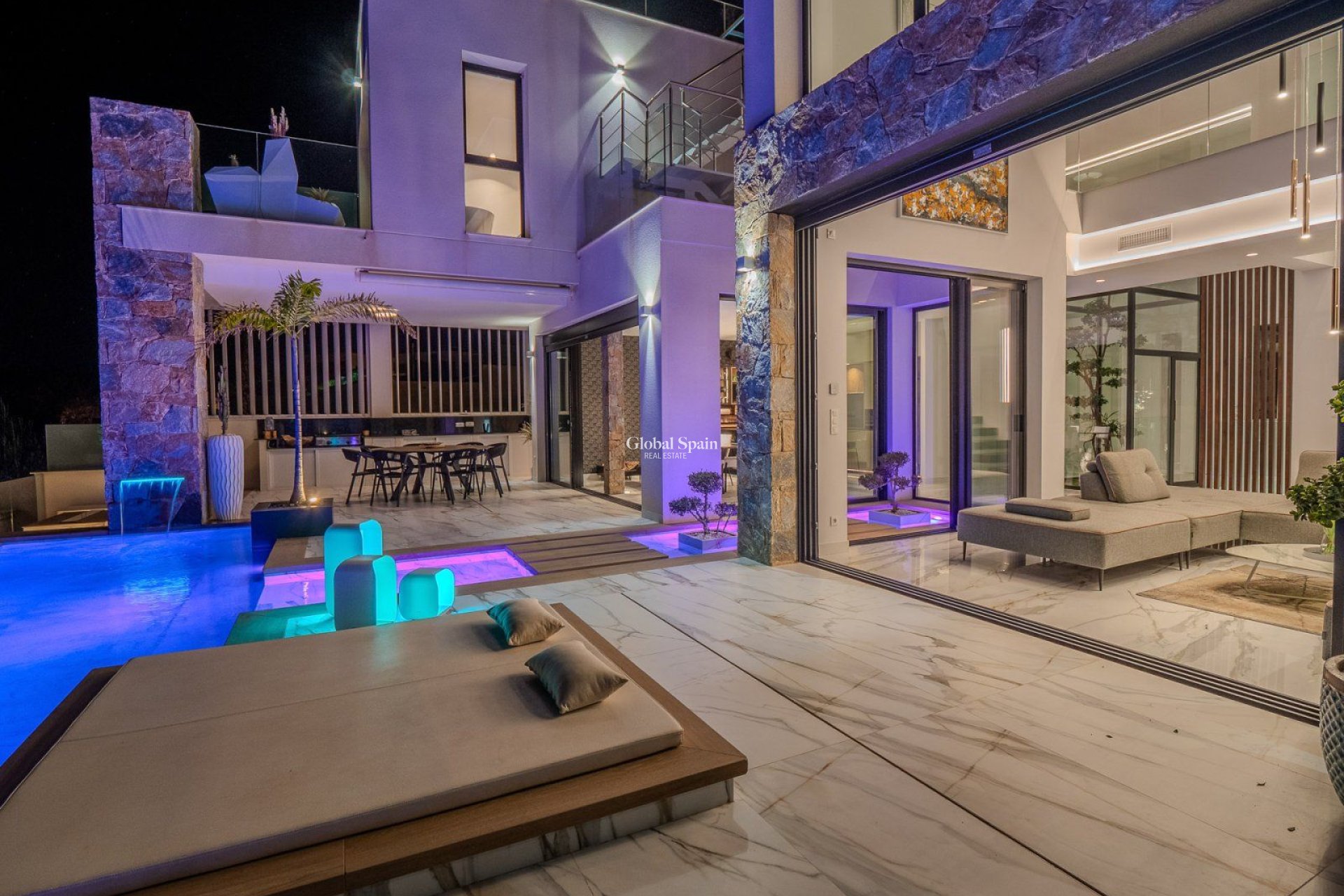 Resale - Villa -
ORIHUELA COSTA - Las Colinas Golf