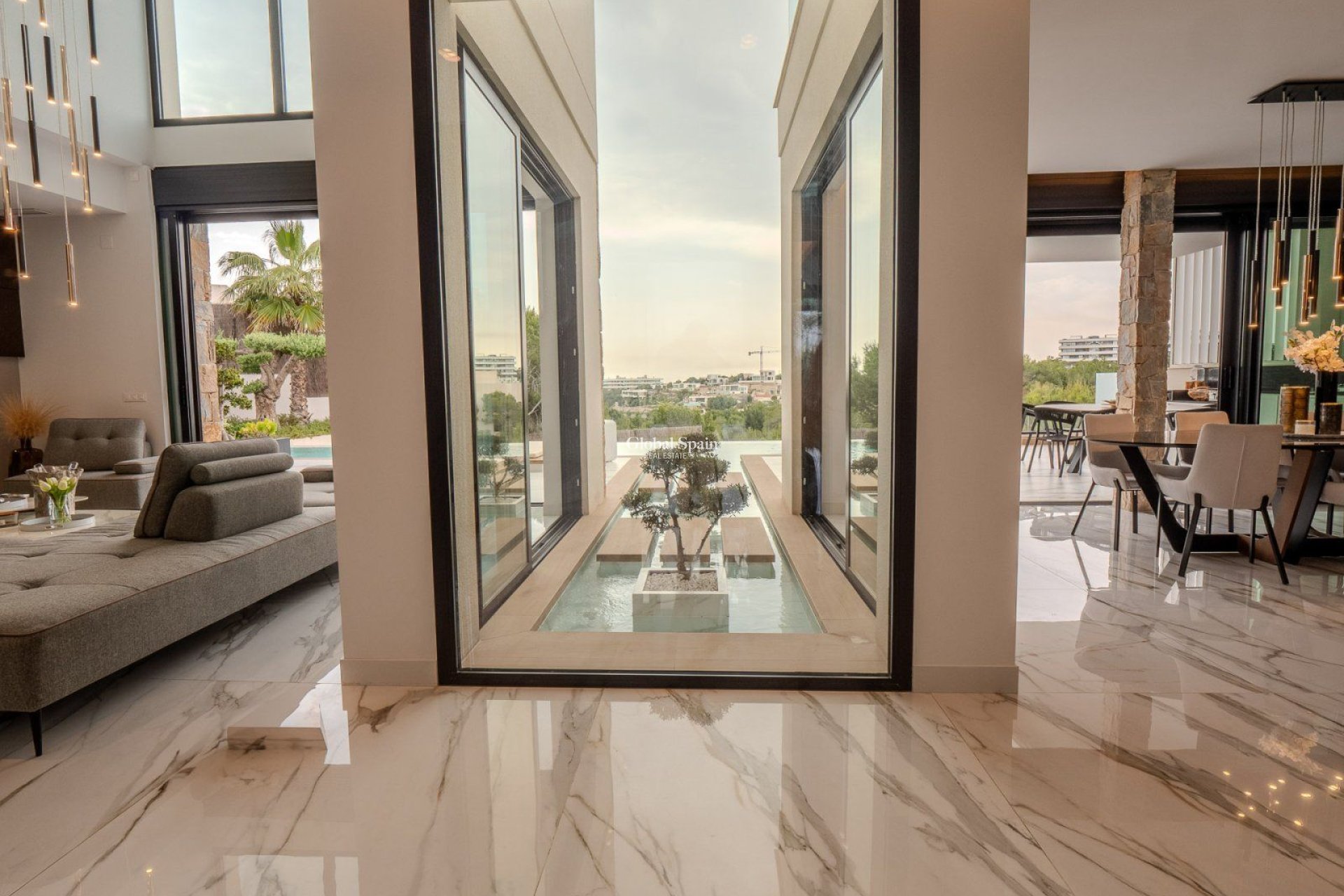 Resale - Villa -
ORIHUELA COSTA - Las Colinas Golf