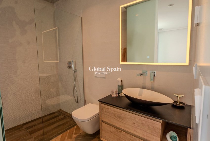 Resale - Villa -
ORIHUELA COSTA - Las Colinas Golf