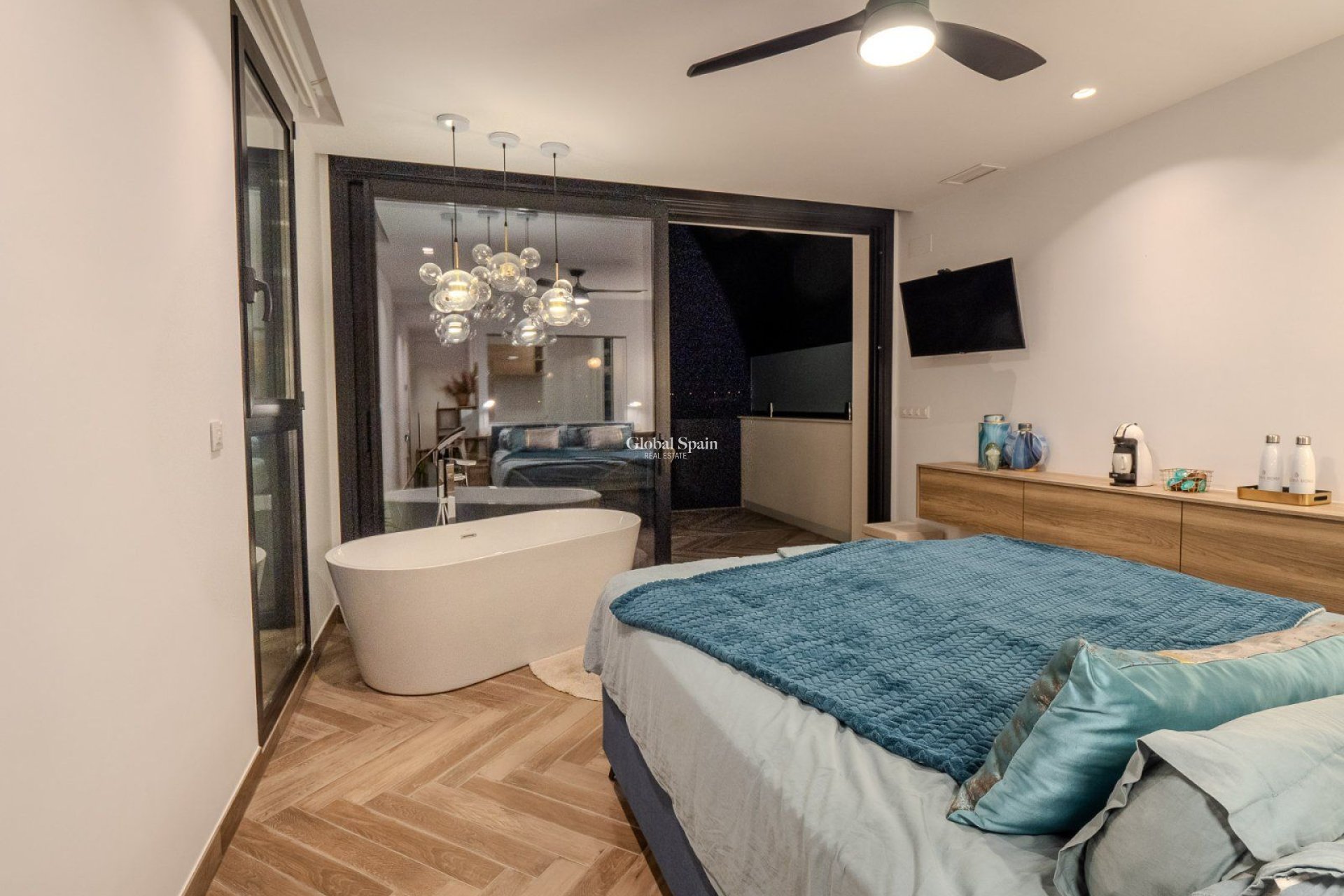 Resale - Villa -
ORIHUELA COSTA - Las Colinas Golf