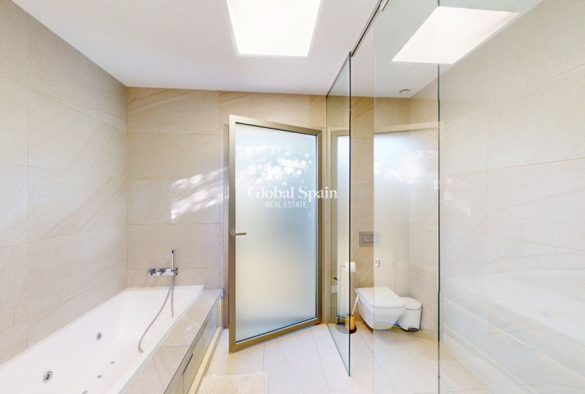 Resale - VILLA -
ORIHUELA COSTA - Las Colinas Golf