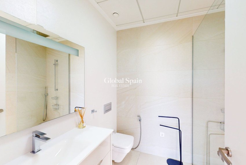 Resale - VILLA -
ORIHUELA COSTA - Las Colinas Golf