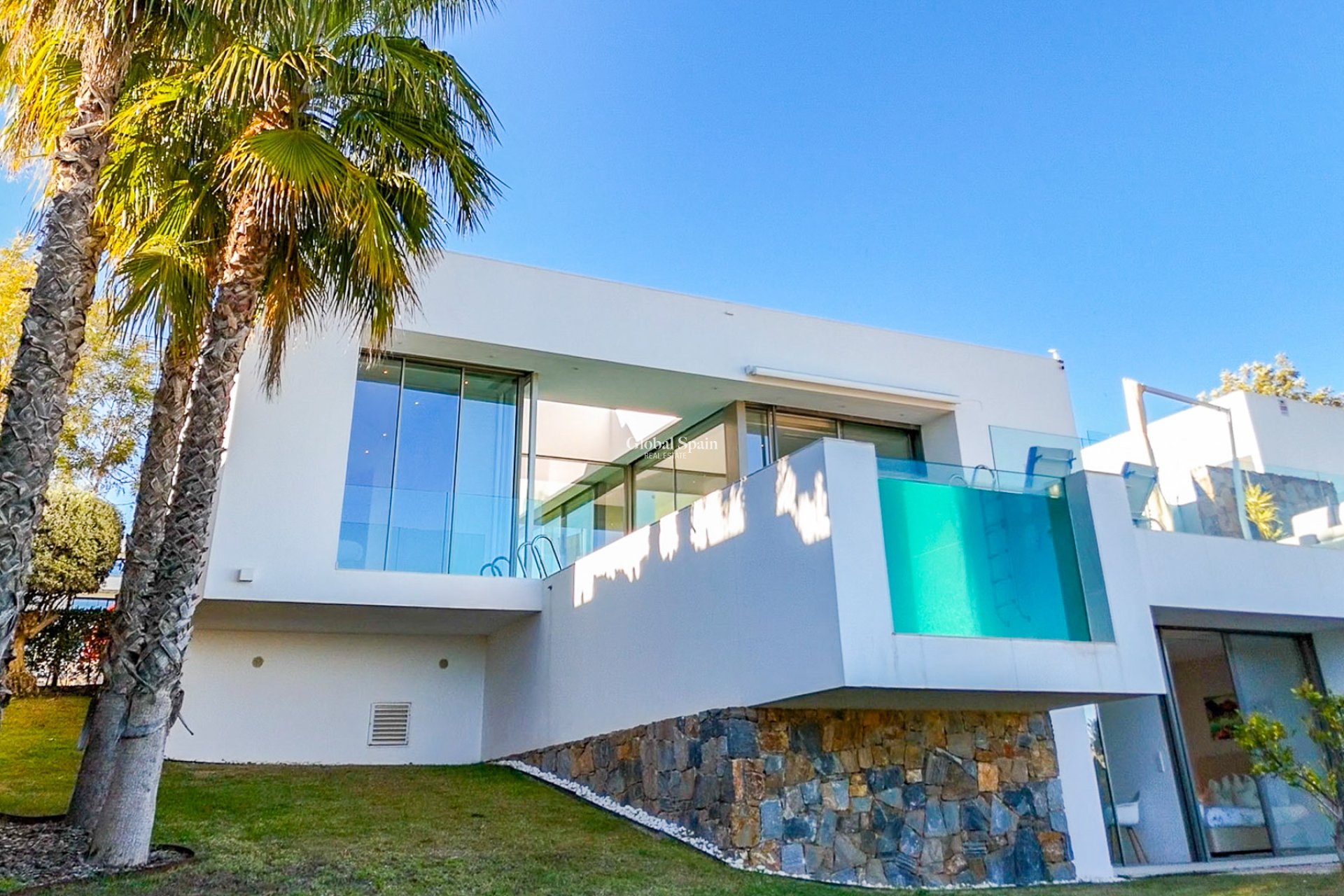 Resale - Villa -
ORIHUELA COSTA - Las Colinas Golf