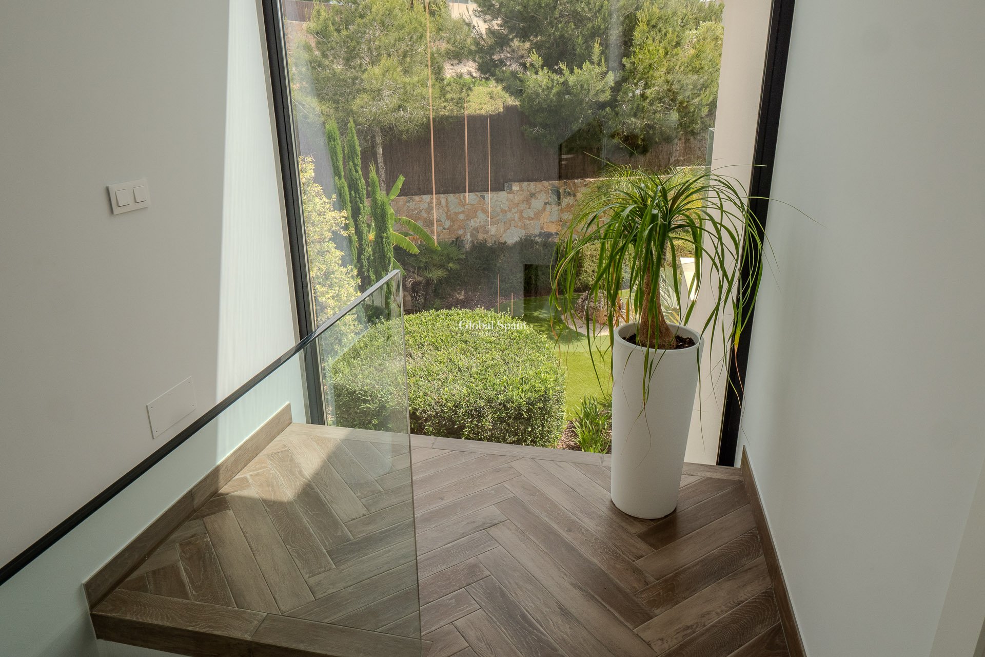 Resale - Villa -
ORIHUELA COSTA - Las Colinas Golf