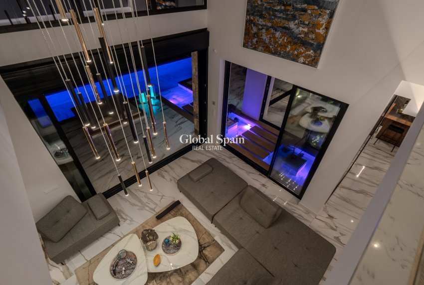 Resale - Villa -
ORIHUELA COSTA - Las Colinas Golf