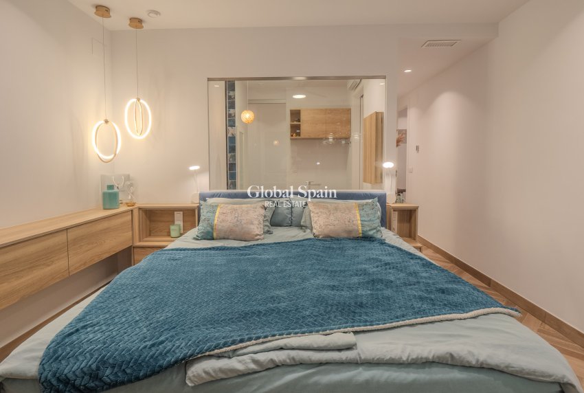 Resale - Villa -
ORIHUELA COSTA - Las Colinas Golf