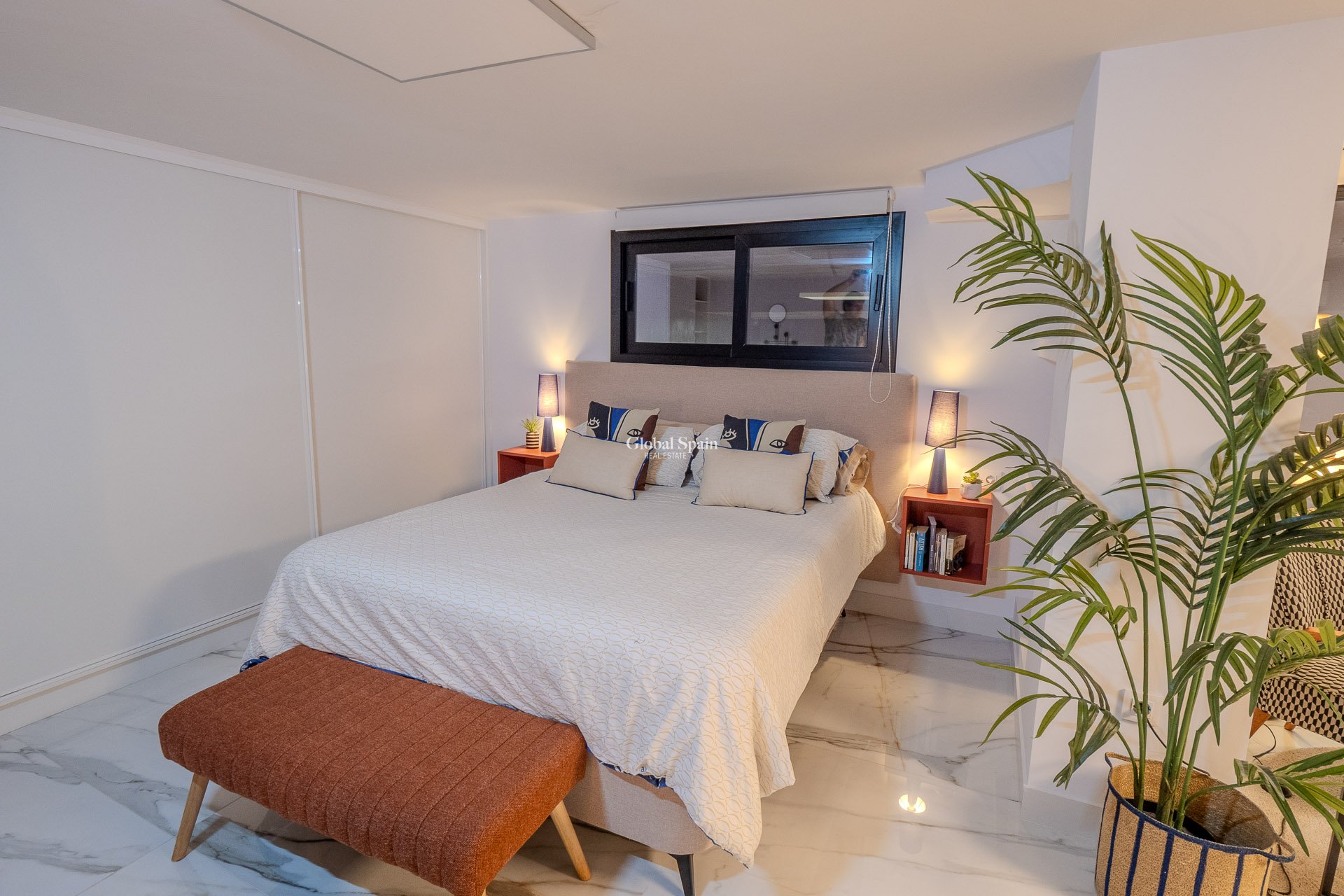 Resale - Villa -
ORIHUELA COSTA - Las Colinas Golf