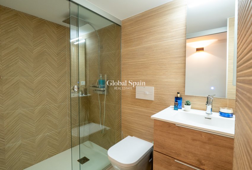 Resale - Villa -
ORIHUELA COSTA - Las Colinas Golf