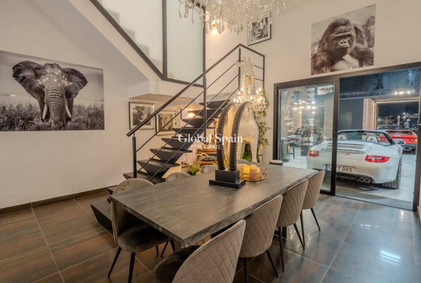 Resale - Villa -
ORIHUELA COSTA - Las Colinas Golf