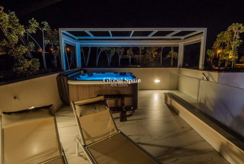 Resale - Villa -
ORIHUELA COSTA - Las Colinas Golf