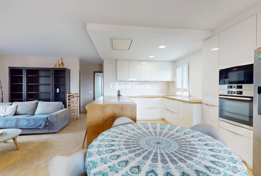 Resale - VILLA -
ORIHUELA COSTA - Las Filipinas