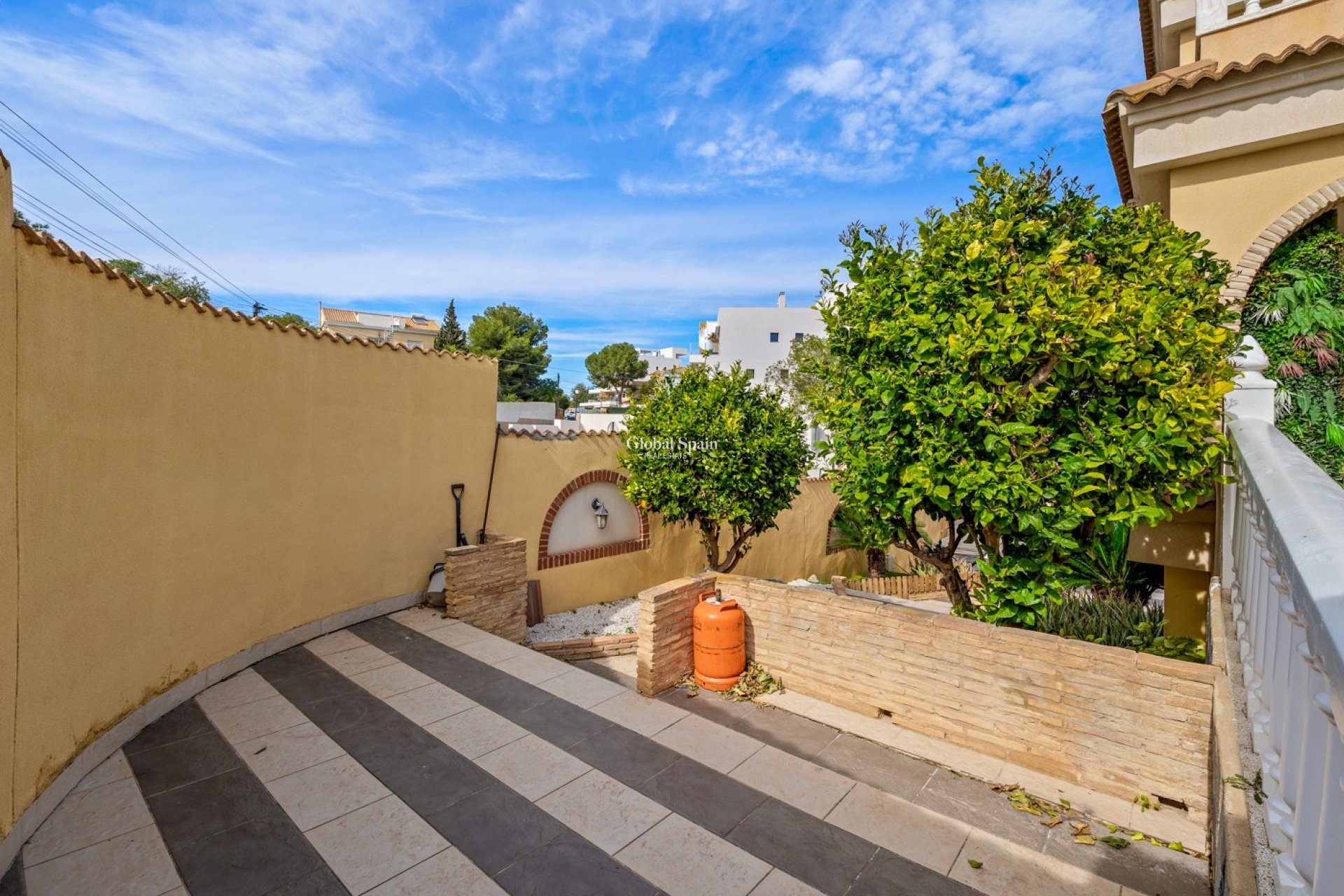 Resale - VILLA -
ORIHUELA COSTA - Las Filipinas