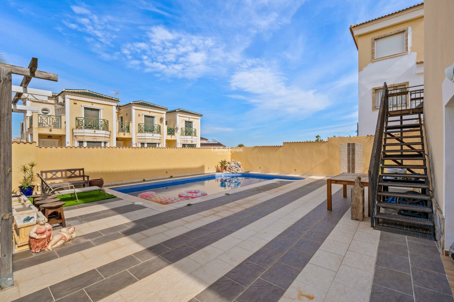 Resale - VILLA -
ORIHUELA COSTA - Las Filipinas