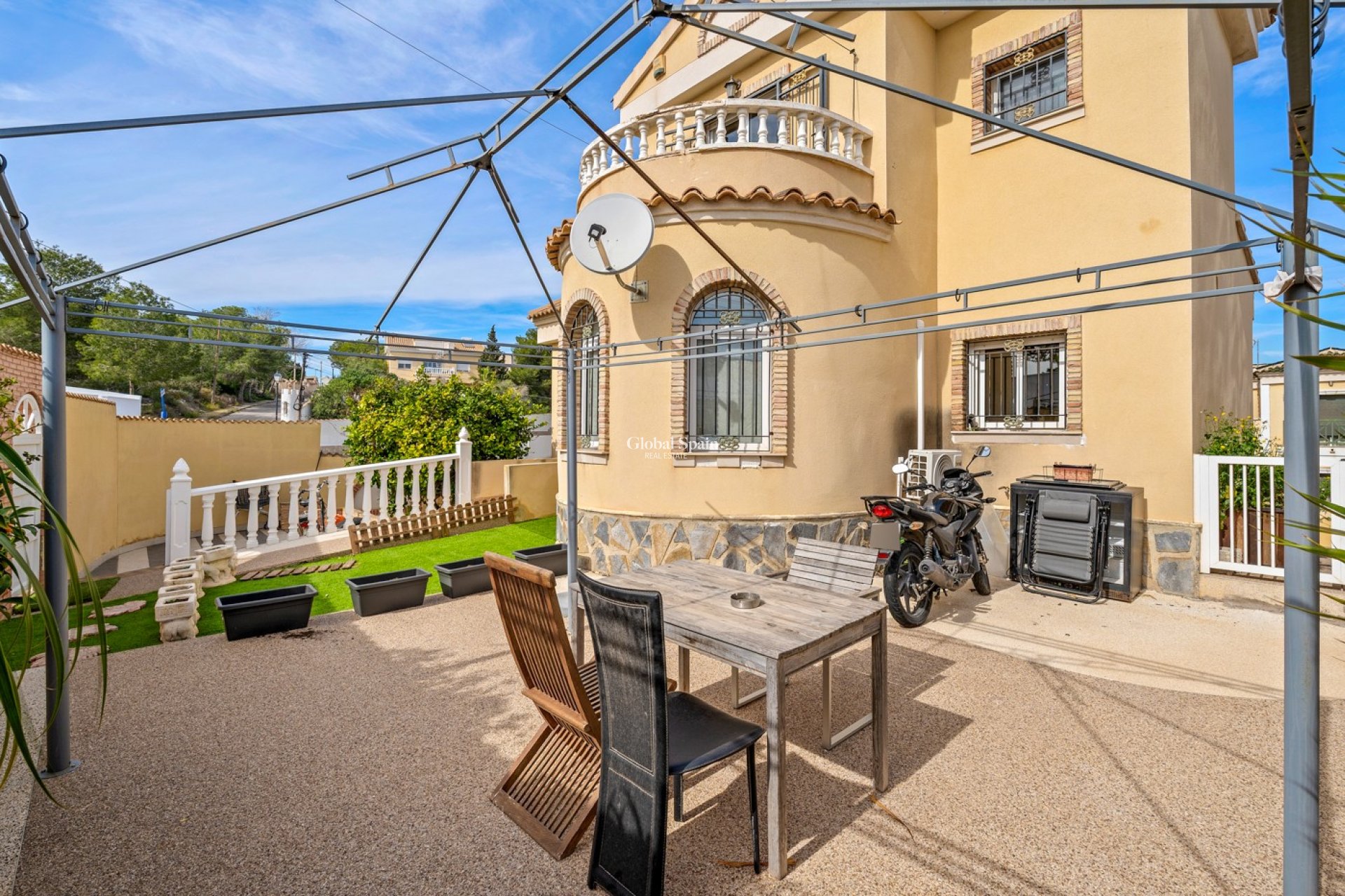 Resale - VILLA -
ORIHUELA COSTA - Las Filipinas