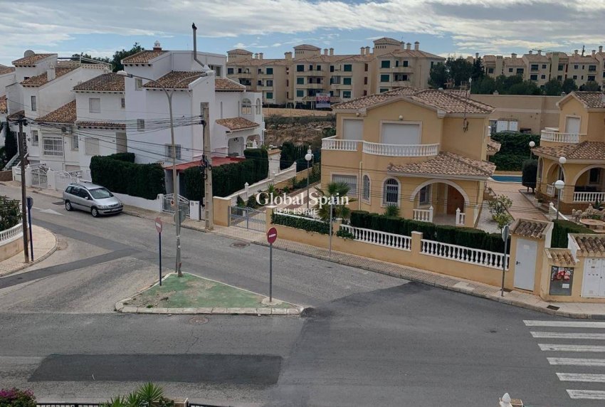 Resale - VILLA -
ORIHUELA COSTA - Las Filipinas