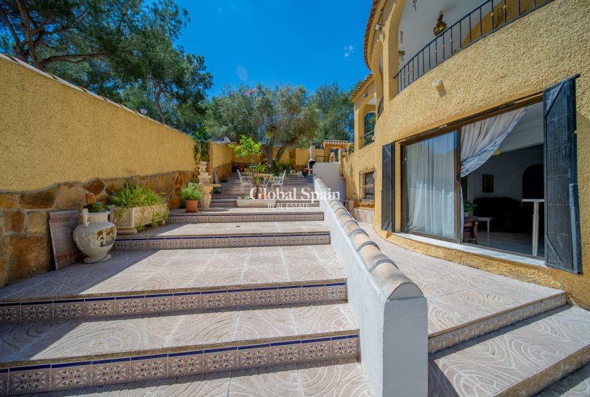 Resale - Villa -
ORIHUELA COSTA - Las Filipinas