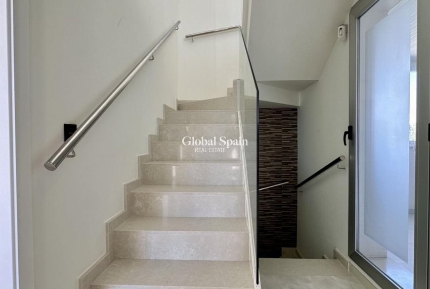 Resale - VILLA -
ORIHUELA COSTA - Lomas De Cabo Roig-los Dolses