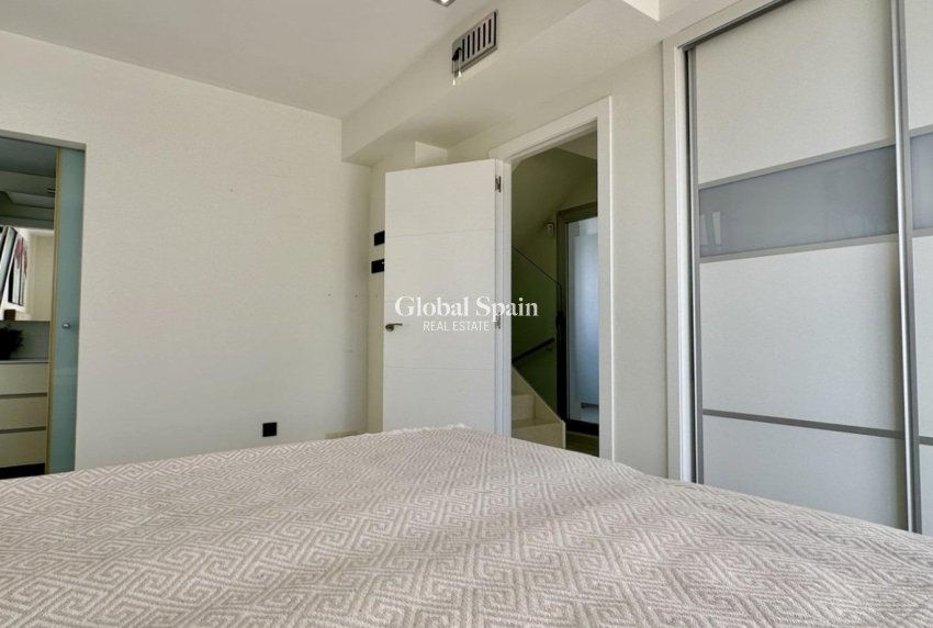 Resale - VILLA -
ORIHUELA COSTA - Lomas De Cabo Roig-los Dolses